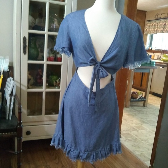 Show Me Your MuMu Melanie Ruffle Denim Dress NWT - Picture 2 of 2